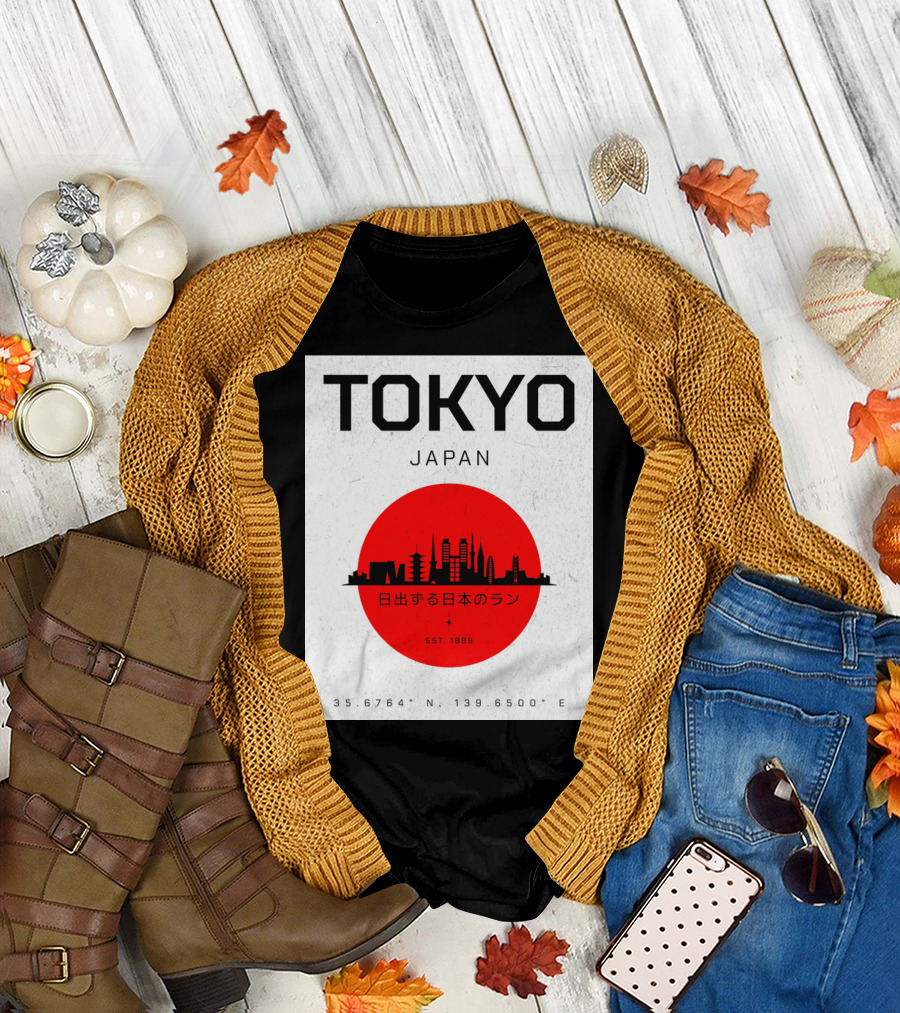 TOKYO JAPAN Rising Sun of Japan Skyline Est. 1889 Coordinates 35.6764° N 139.6500° E T-Shirt