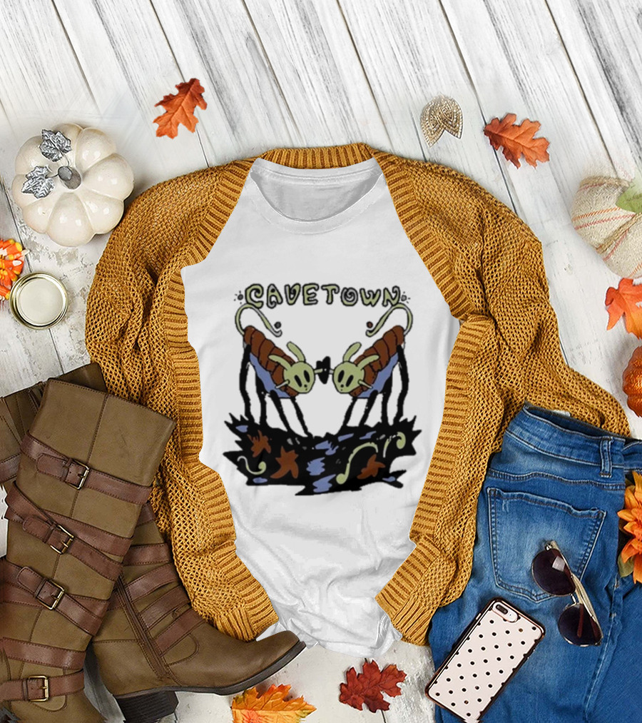 Cavetown Bug Lovin Alien Insects With Heart Connection T-Shirt