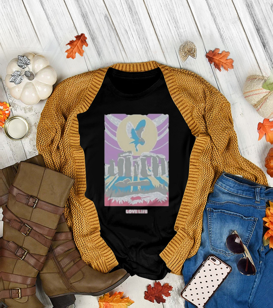 Chrispackham Owl Stone Henge Love Life T-Shirt