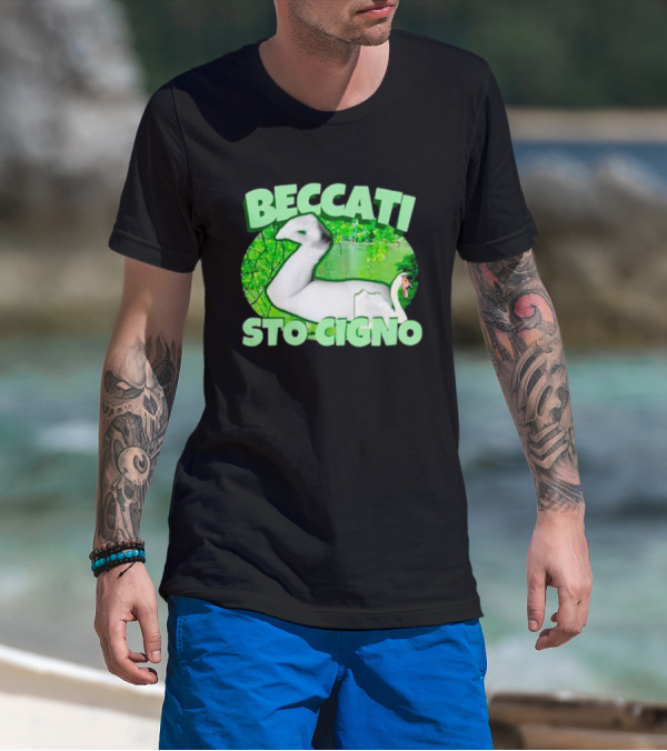 Beccati Sto Cigno Goose Meme - Italian Humor With Green Lake Background T-Shirt
