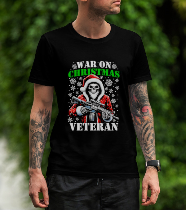 War On Christmas Veteran Skeleton Santa With Gun Snowflakes T-Shirt