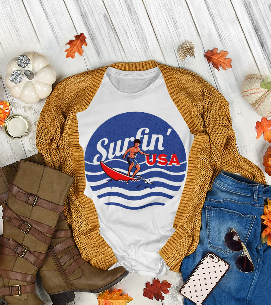 Surfin' USA Surfboard Waves Circle T-Shirt