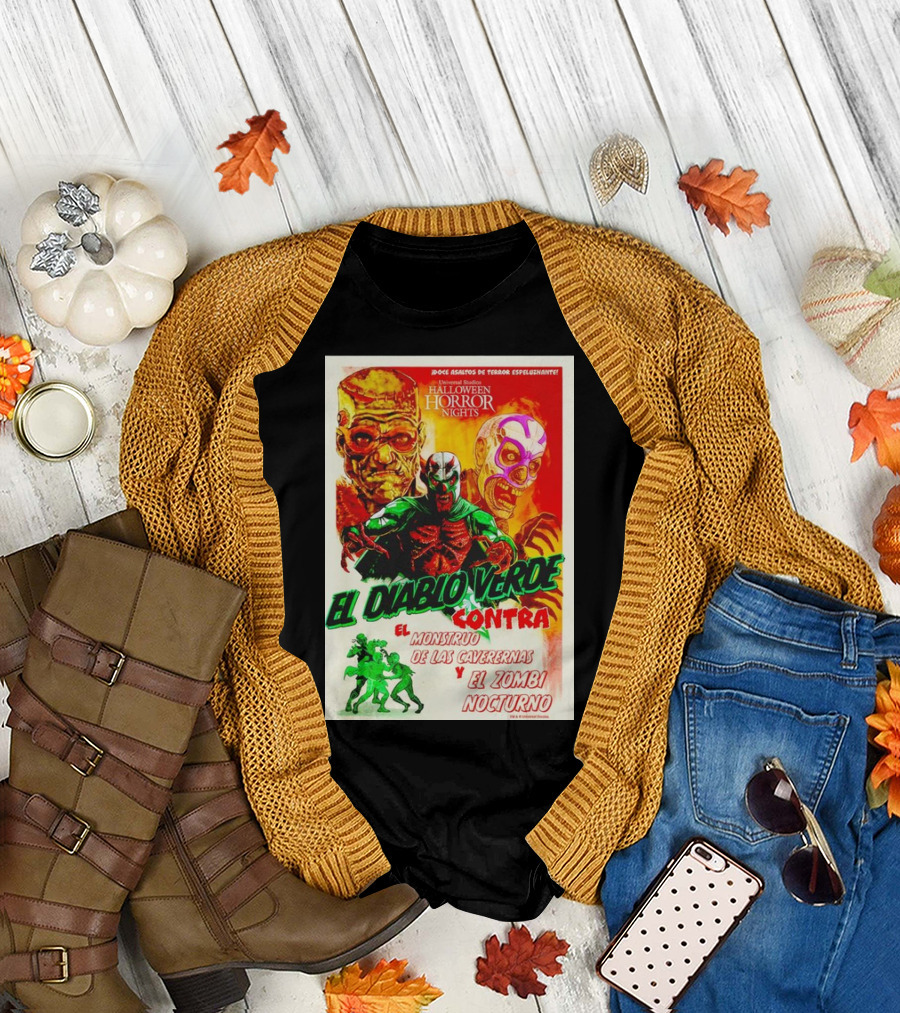 Universal Studios Halloween Horror Nights El Diablo Verde Contra El Monstruo de Las Cavernas y El Zombi Nocturno T-Shirt