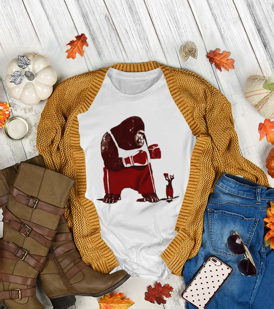 Gorilla Faces Kangaroo Boxing Match T-Shirt