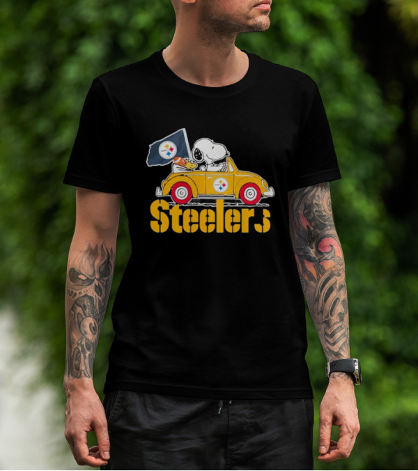 Peanuts Snoopy Woodstock Driving Yellow Car With Steelers Flag T-Shirt