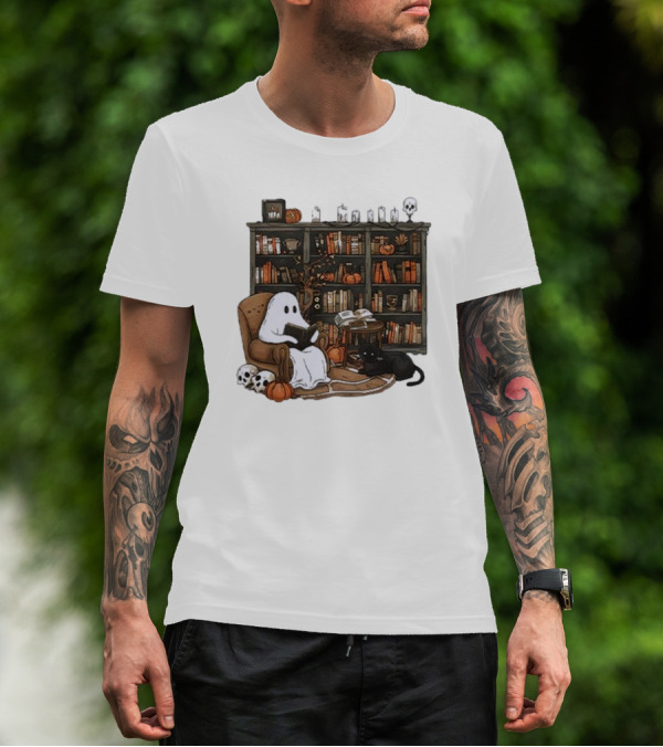 Retro Ghost Reading Books Skeletons Pumpkins Black Cat Library T-Shirt