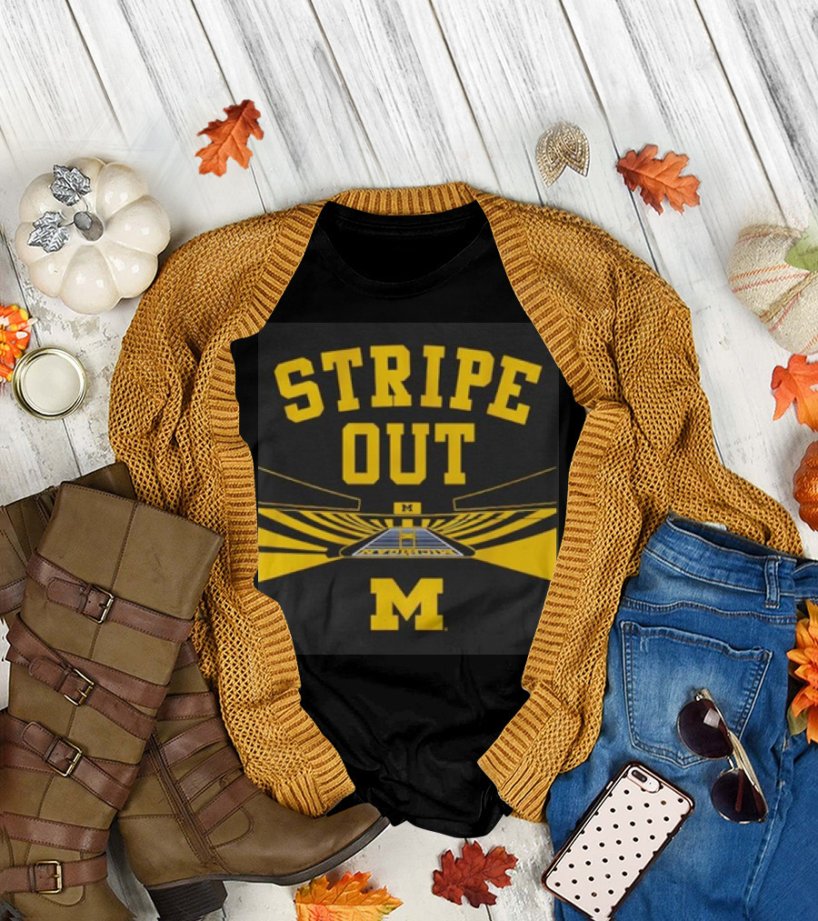 Michigan Stripe Out M Stadium Football T-Shirt