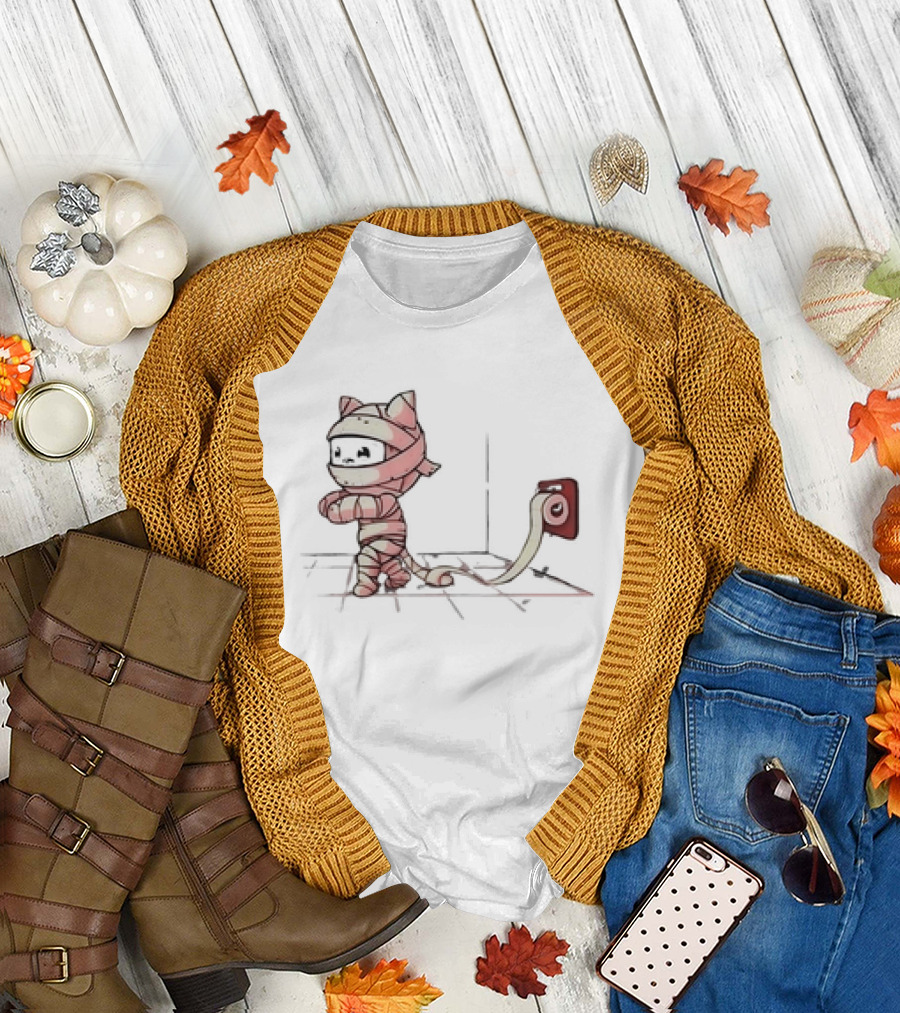 Mummy Cat Wrapped in Toilet Paper Playful Cute T-Shirt