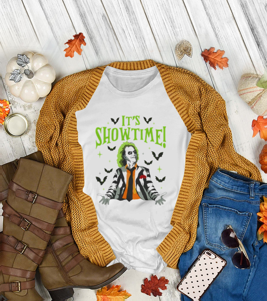 Retro Beetlejuice It's Showtime Halloween Movie T-Shirt