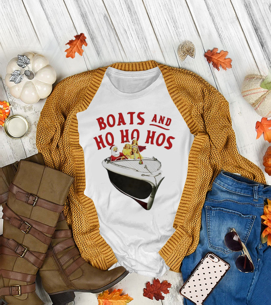 Santa Claus Boats and Ho Ho Hos Christmas Boat Party Holiday Fun T-Shirt