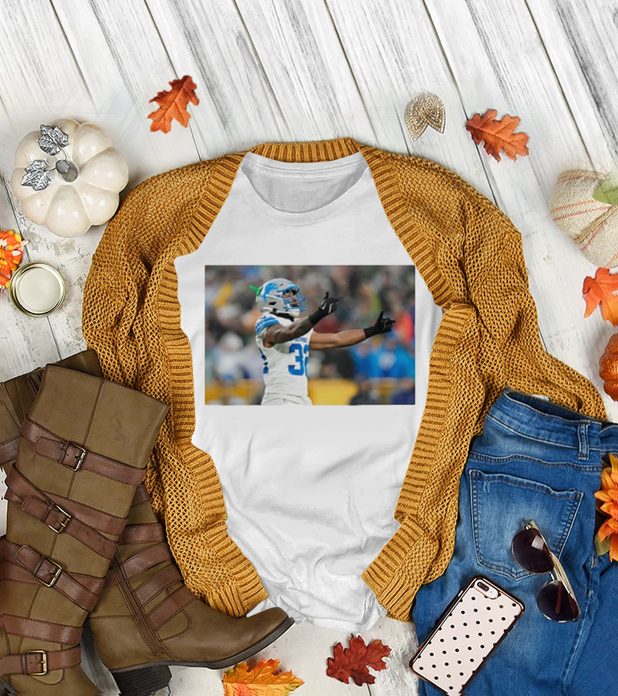 Brian Branch Lions Number 32 Gesture Towards Packers Crowd T-Shirt