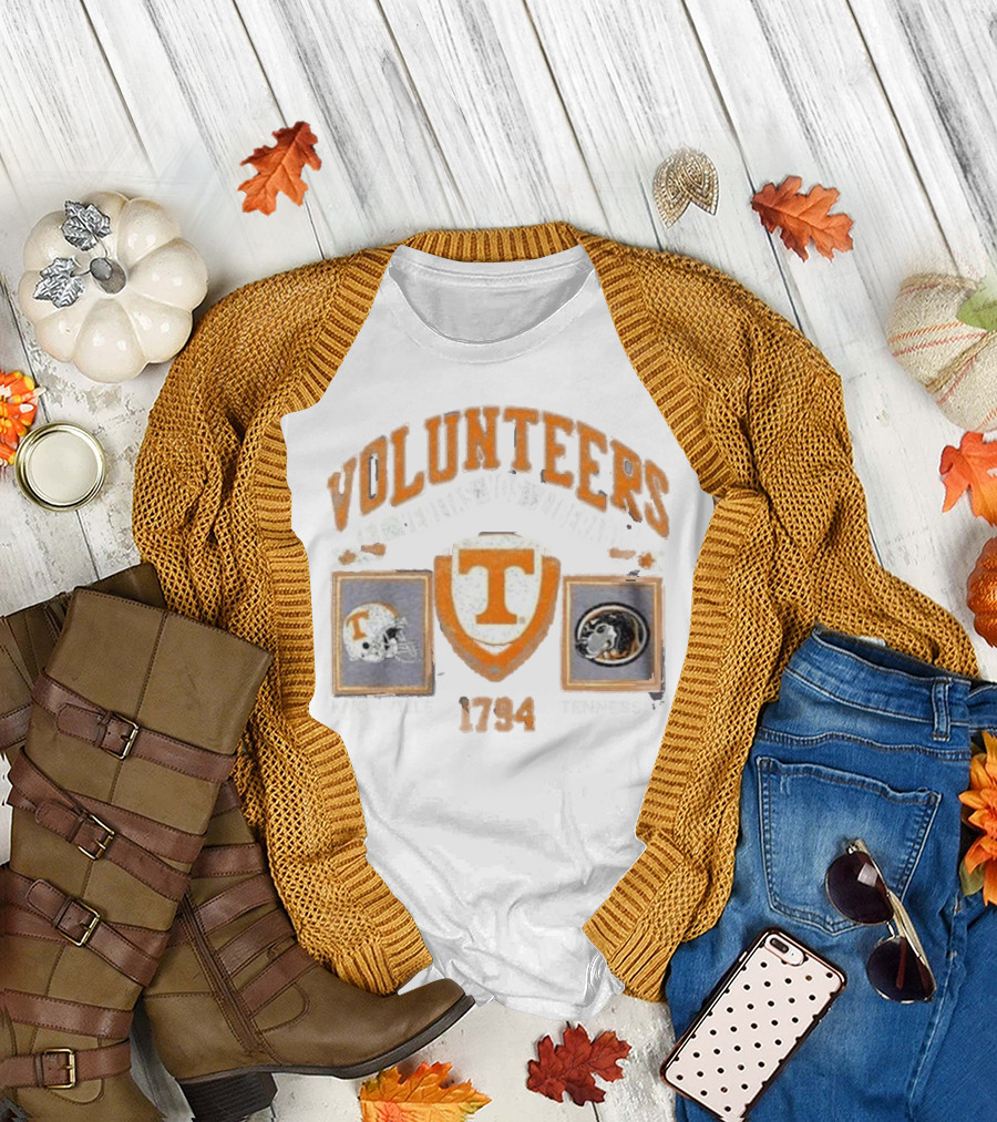 Volunteers Tennessee 1794 Knoxville ET Veritas Liberabit Football Helmet T-Shirt