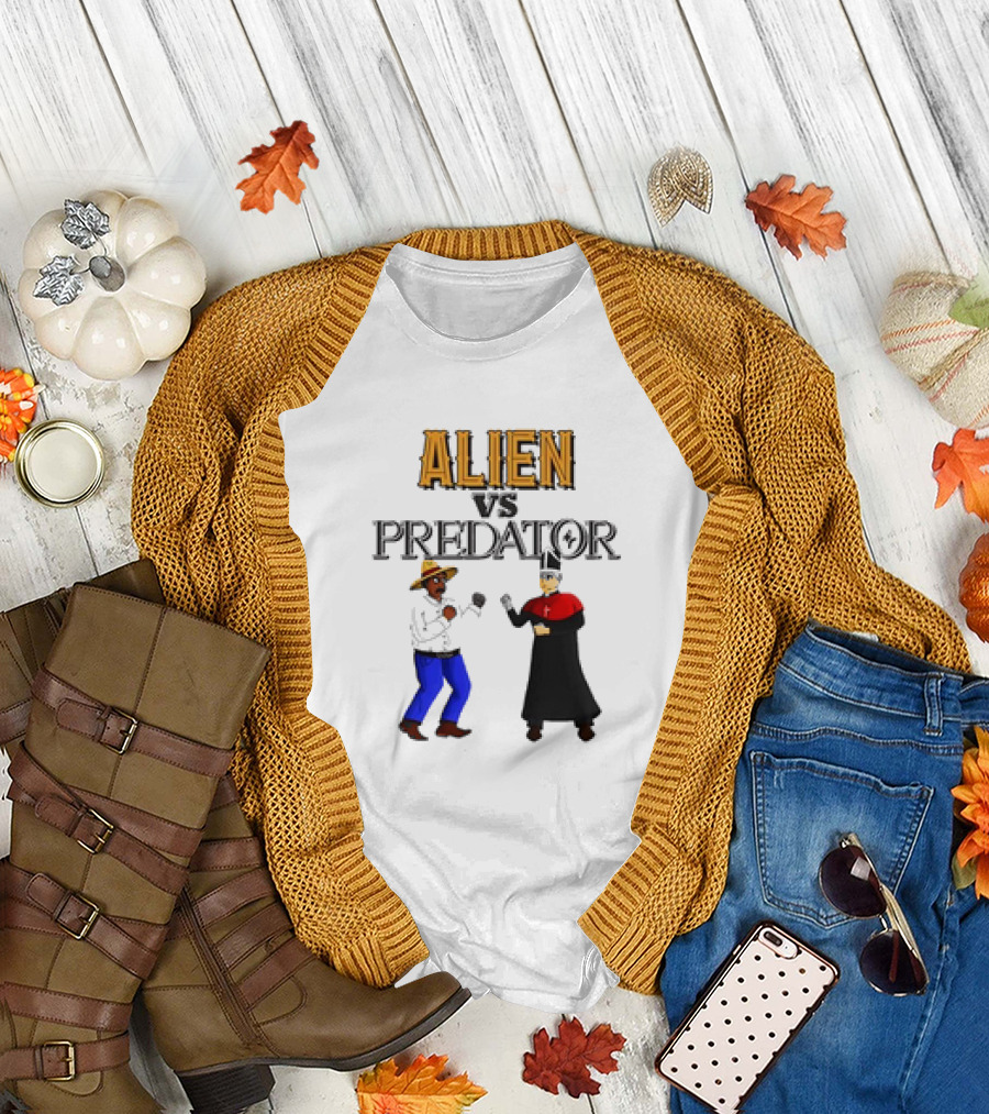 ALIEN VS PREDATOR CARTOON MEME FIGHTING MATCHUP T-Shirt