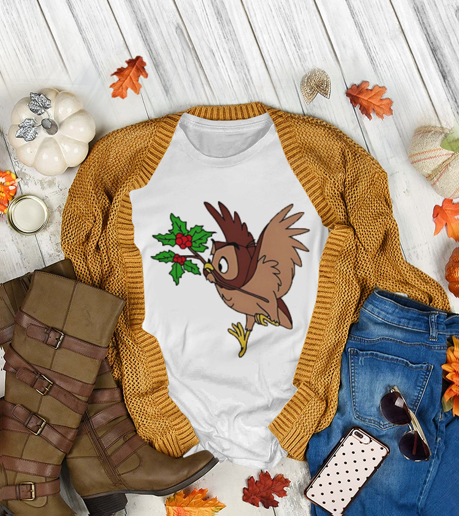 Owl with Holly Branch Festive Christmas Classic T-Shirt