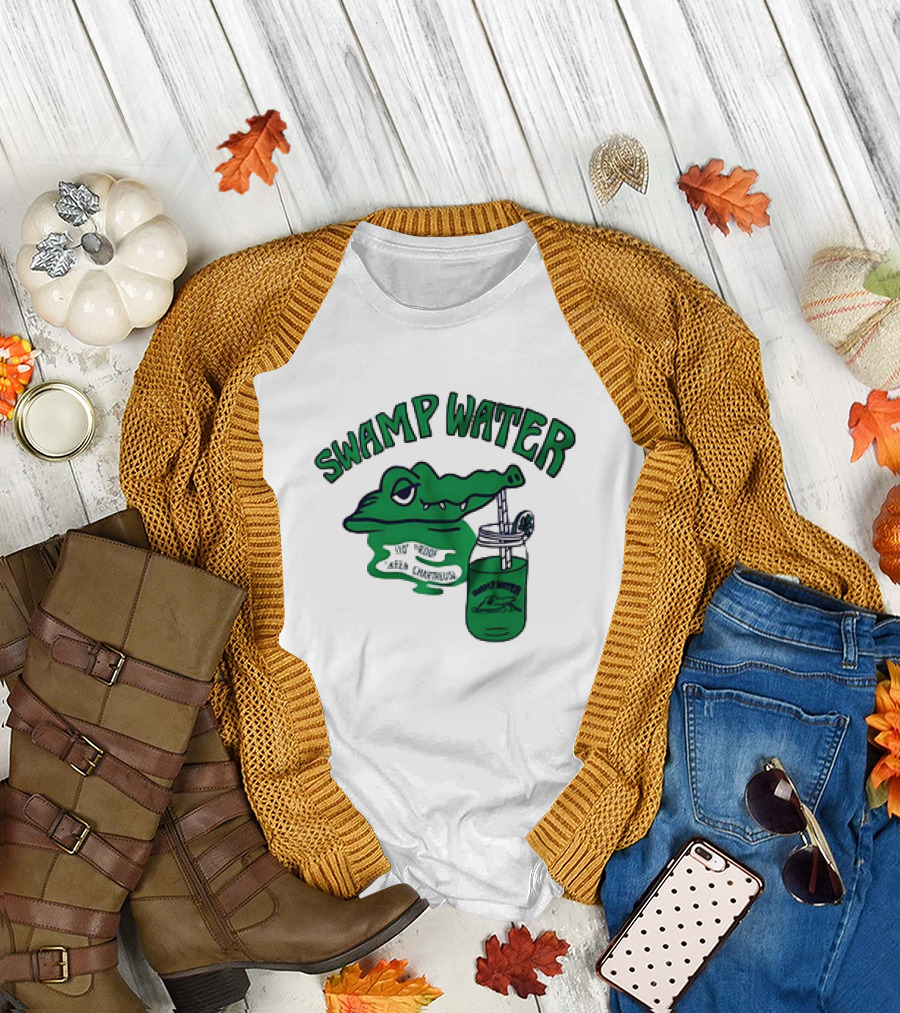 Swamp Water Alligator Drink Jar Vintage Cartoon T-Shirt