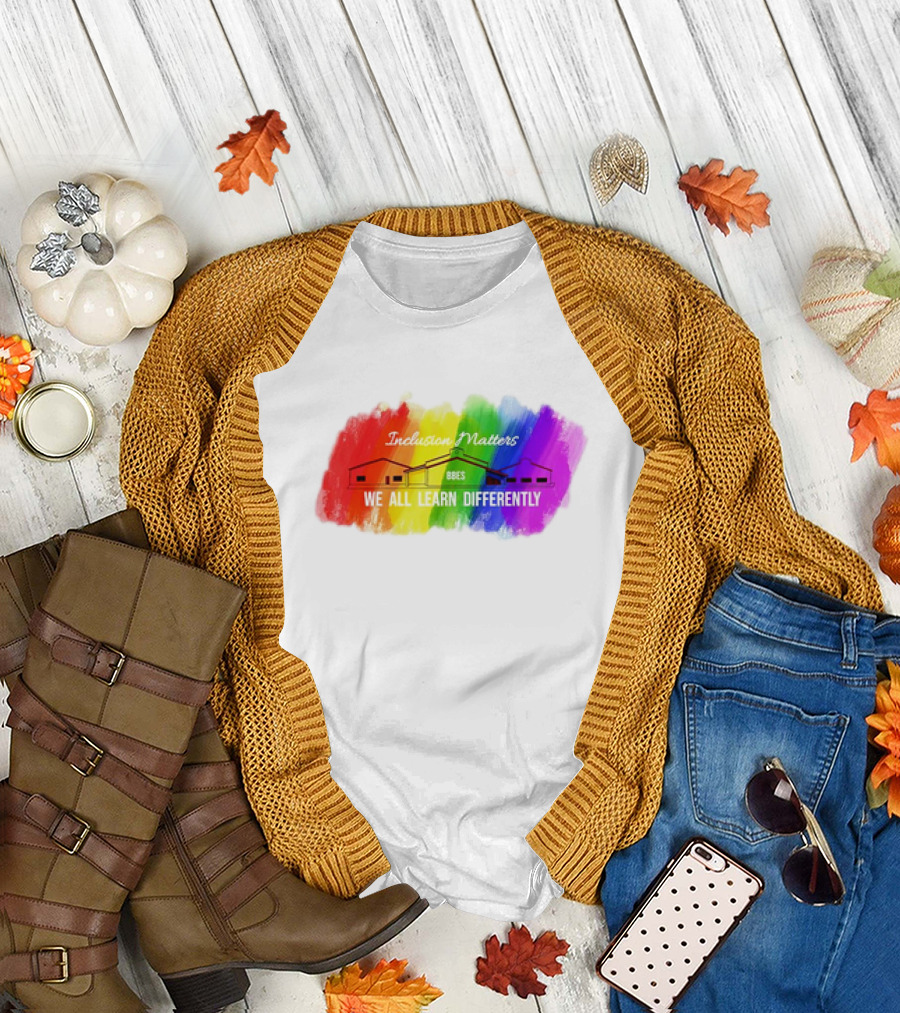 Inclusion Matters BBES We All Learn Differently Rainbow Brushstroke Background T-Shirt