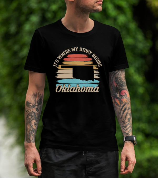 It's Where My Story Begins Oklahoma Map Vintage Retro Stripes T-Shirt
