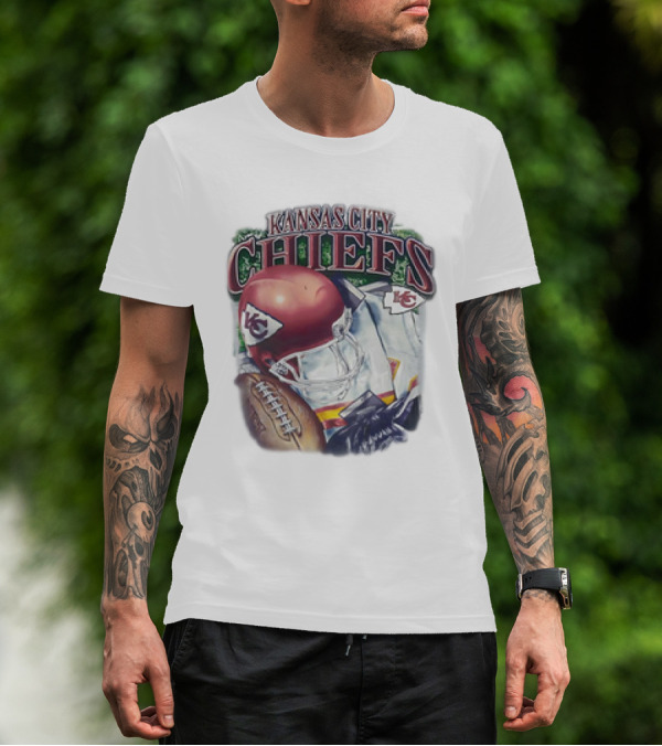 Kansas City Chiefs Helmet Football NFL KC Chiefs Est 1960 T-Shirt