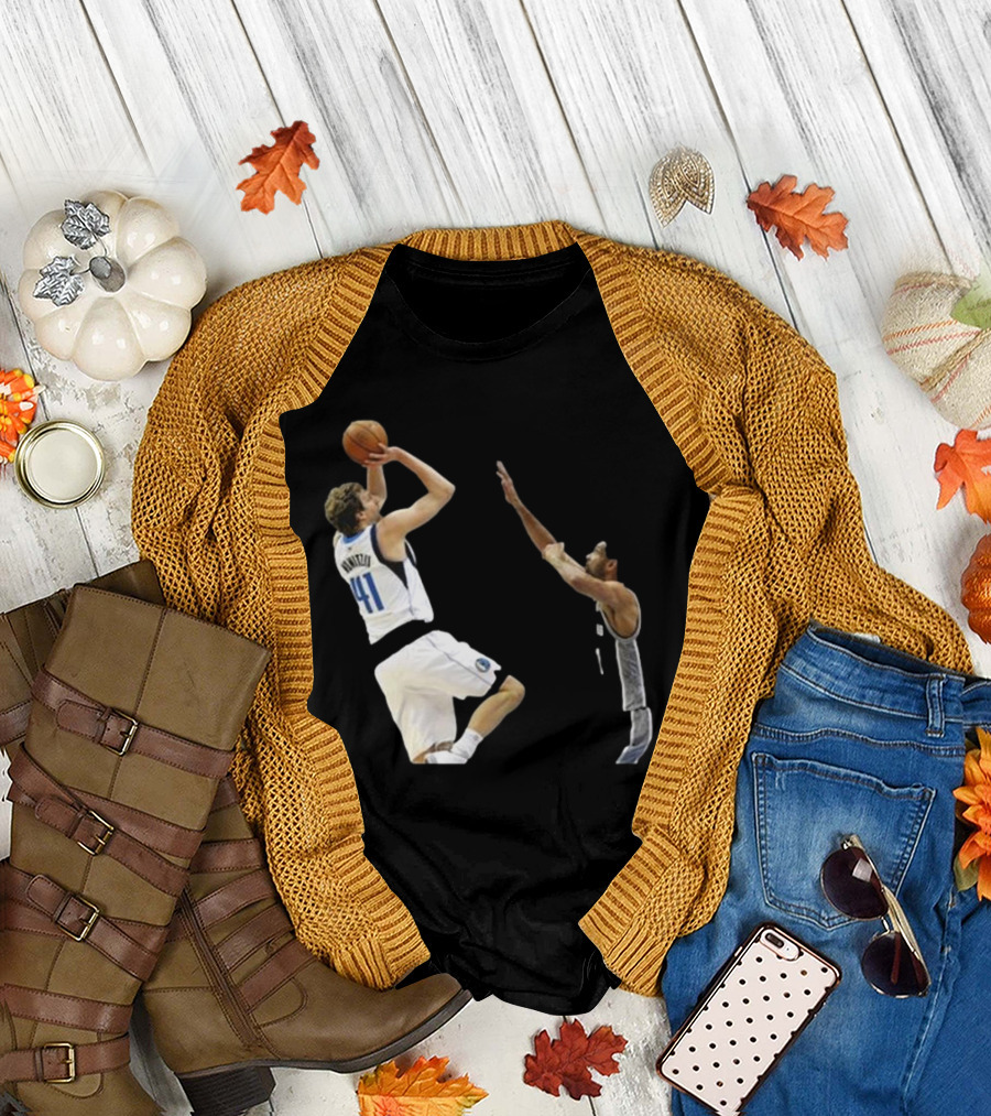Dirk Nowitzki Fadeaway Jumper Over Tim Duncan NBA Iconic Moment T-Shirt