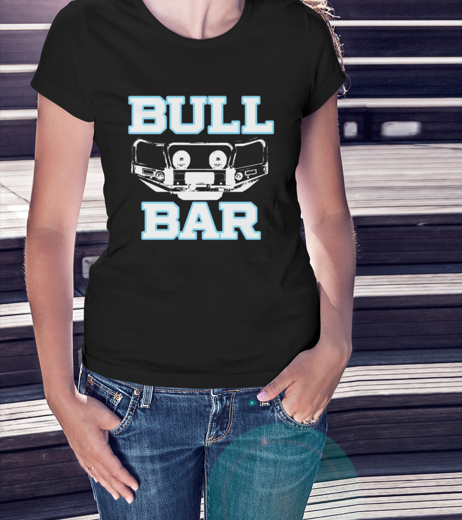 BULL BAR Car Protection Accessory Bold Vintage Style T-Shirt