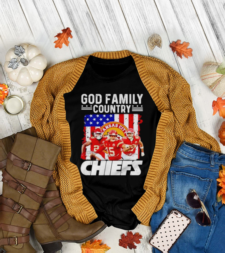 God family country Kansas City Chiefs signatures T-Shirt