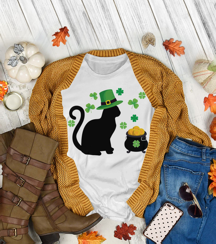 Black Cat Lover St. Patrick's Day Leprechaun Hat Shamrock and Pot of Gold T-Shirt
