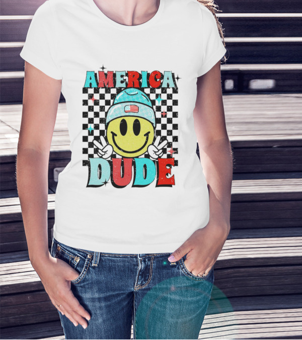 America Dude Smiley Face With Beanie And Peace Signs T-Shirt