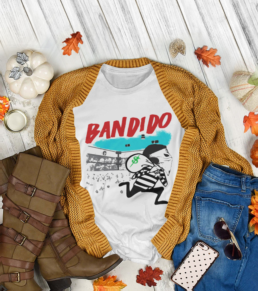 Bandido Ándale Wrestling Heist Comic Style with Luchador Ring and Money Bag T-Shirt