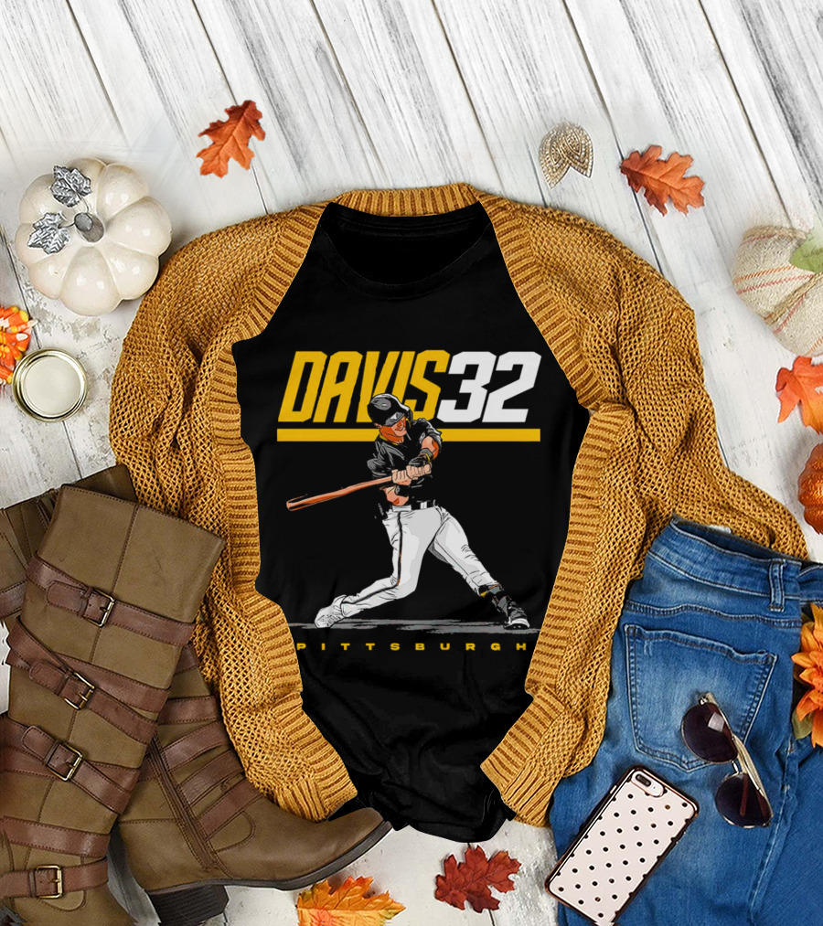 Davis 32 Pittsburgh Baseball Player Swinging Bat T-Shirt