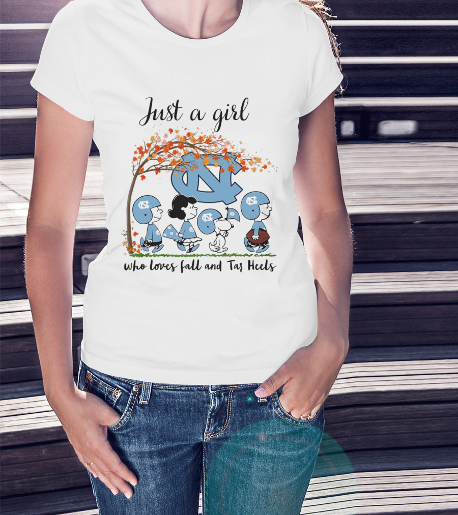 Just A Girl Who Loves Fall And Tar Heels Peanuts Cartoon Halloween T-Shirt