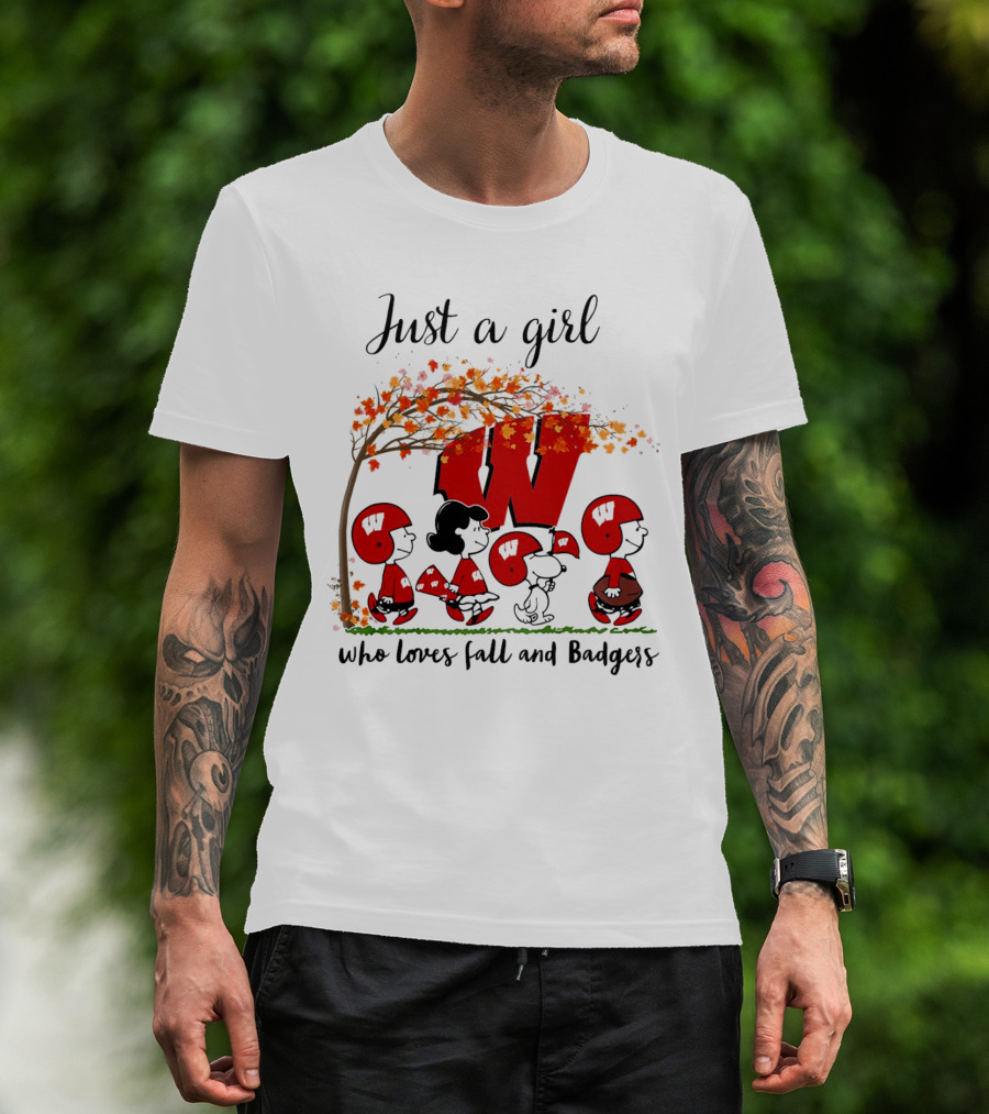 Just A Girl Who Loves Fall And Wisconsin Badgers Peanuts Cartoon T-Shirt