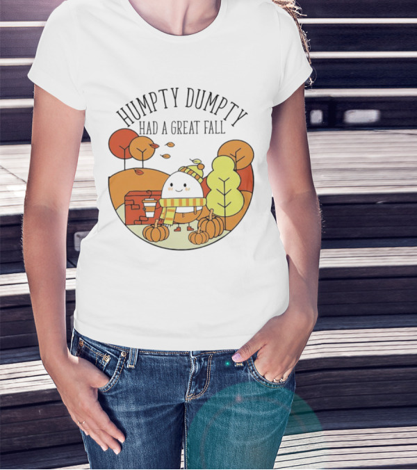 Humpty Dumpty Had A Great Fall Autumn Leaves Pumpkin Scarf Cafe Scene T-Shirt