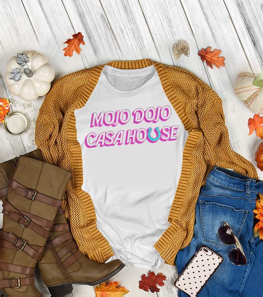 Mojo Dojo Casa House Pink Neon Horseshoe T-Shirt