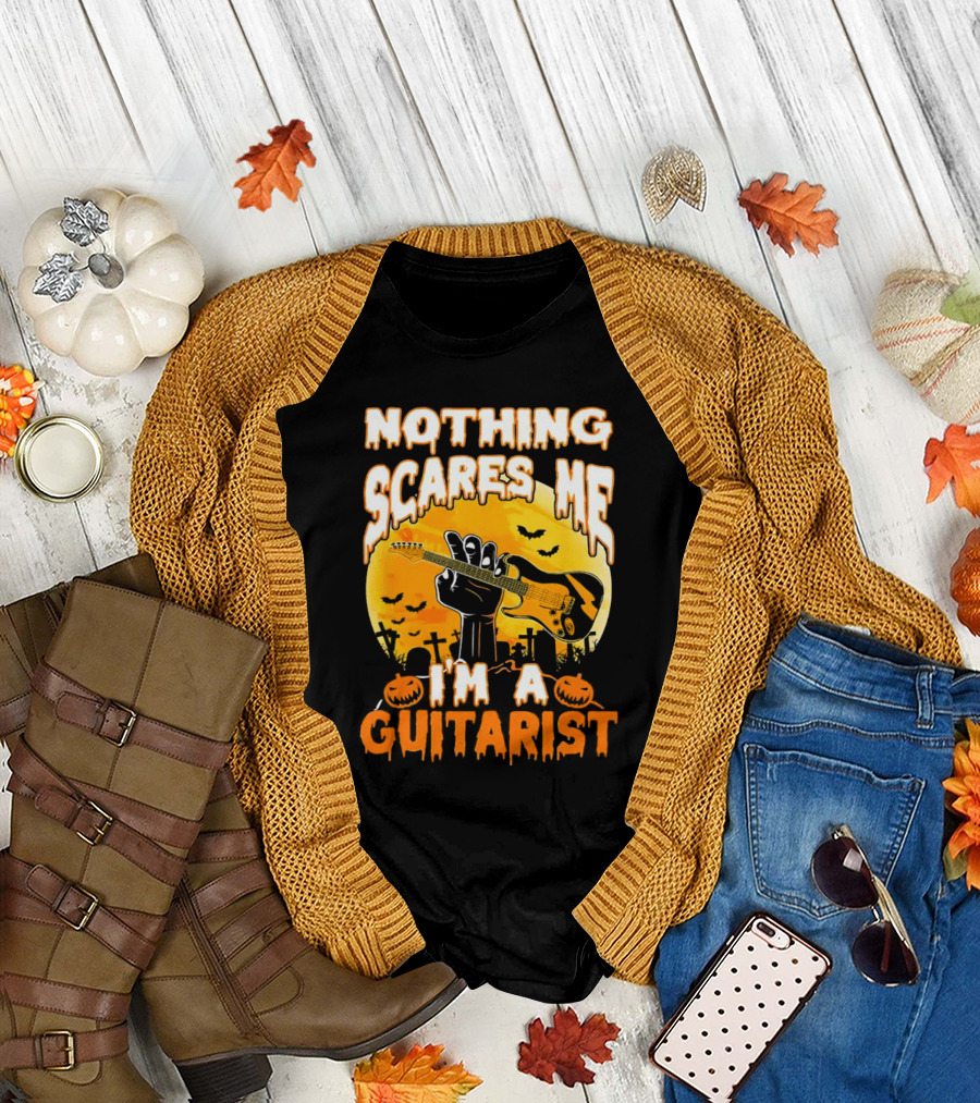 Nothing Scares Me I'm a Guitarist Music Vintage Halloween Graveyard Scene Guitar Hand Pumpkins Bats T-Shirt