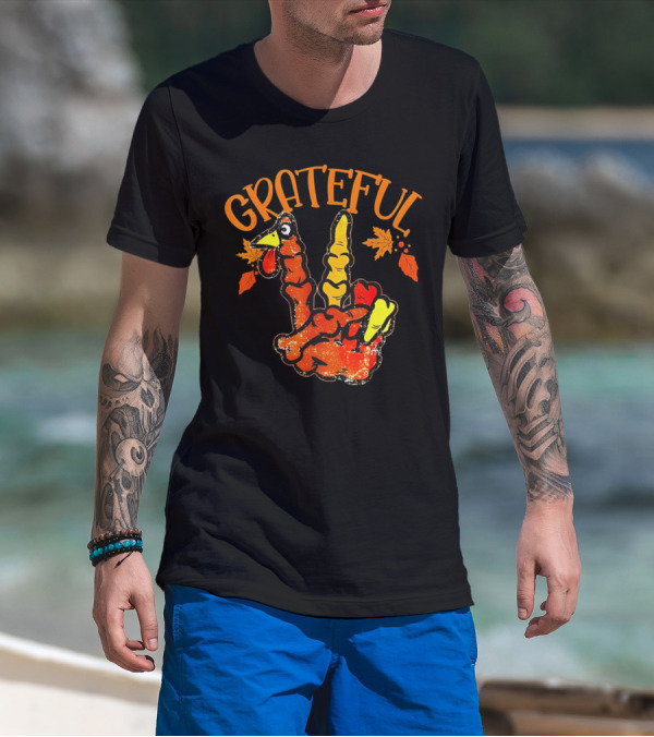 Grateful Thanksgiving Turkey Peace Hand Sign With Autumn Leaves T-Shirt