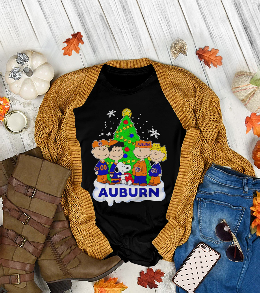 Peanuts Auburn Tigers Christmas Tree Charlie Brown Snoopy Lucy Linus T-Shirt