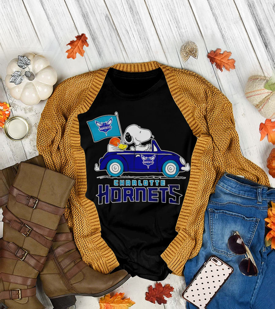 Charlotte Hornets Snoopy Dog Driving Car with Flag T-Shirt