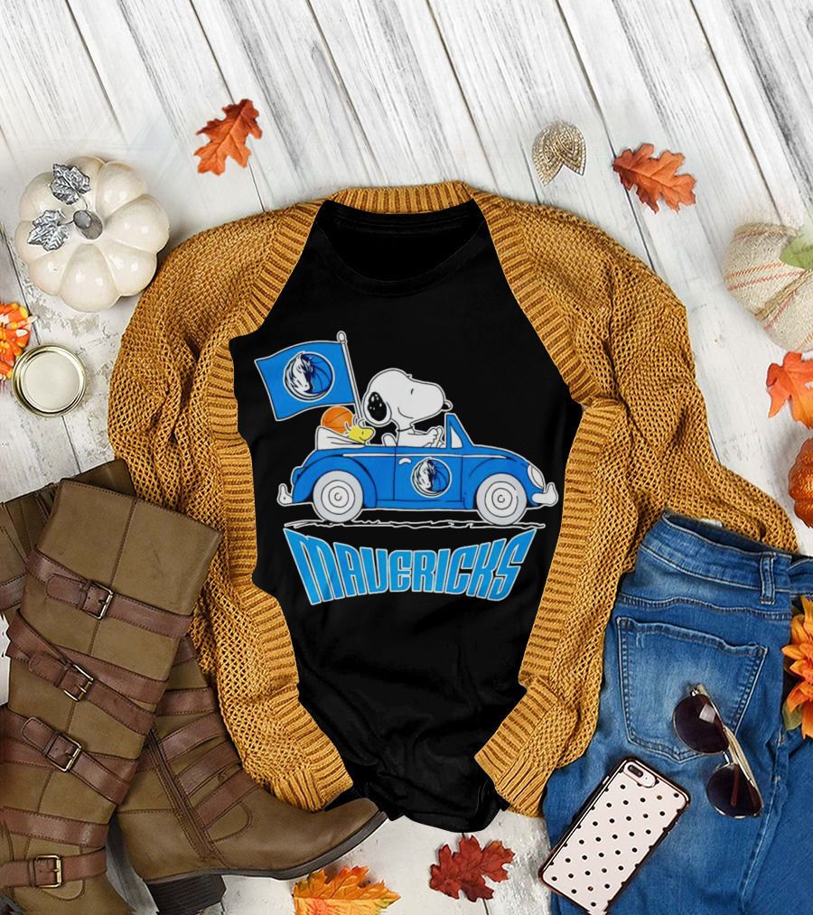 Mavericks Basketball Snoopy Driving Car with Logo Flag T-Shirt