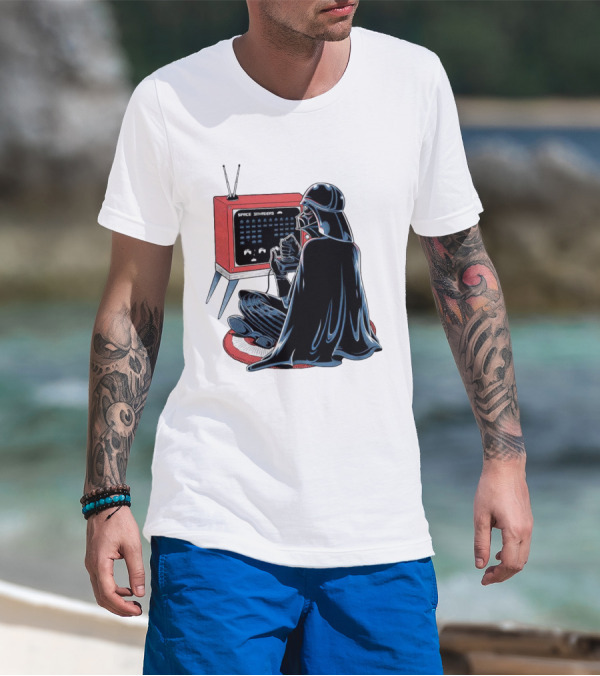 Nostalgic Darth Vader Playing Space Invaders On Retro TV T-Shirt