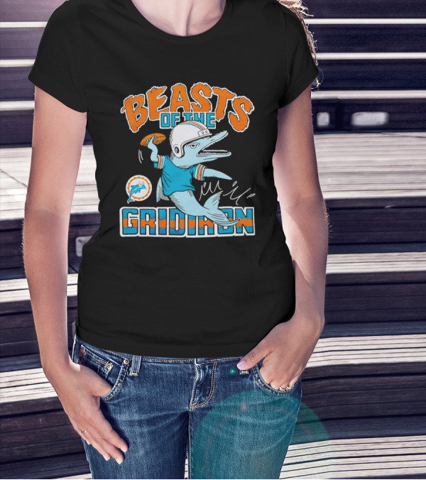 Miami Dolphins Beasts Of The Gridiron Football Dolphin Throwing Pass T-Shirt