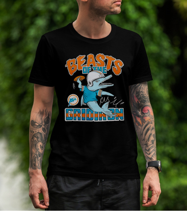 Miami Dolphins Beasts Of The Gridiron Football Dolphin Throwing Pass T-Shirt