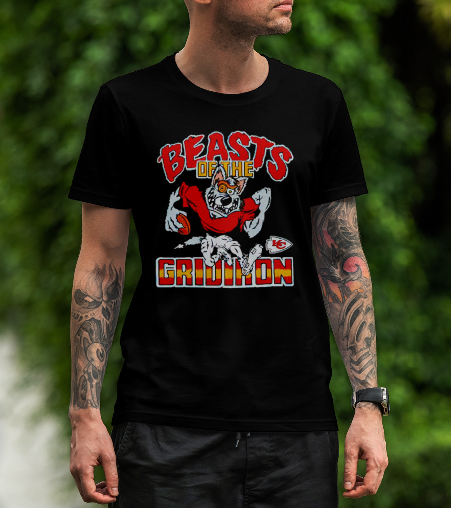 Beasts Of The Gridiron Kansas City Chiefs Wolf Football T-Shirt