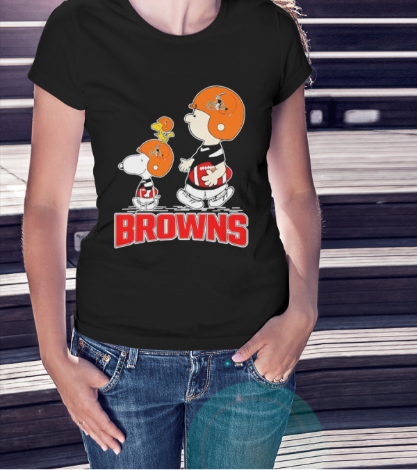 Browns Snoopy Charlie Brown Woodstock Football Helmets T-Shirt