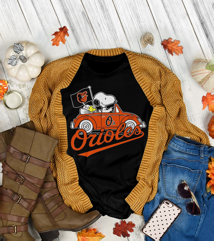 Snoopy and Woodstock Driving Baltimore Orioles Car with Flag T-Shirt