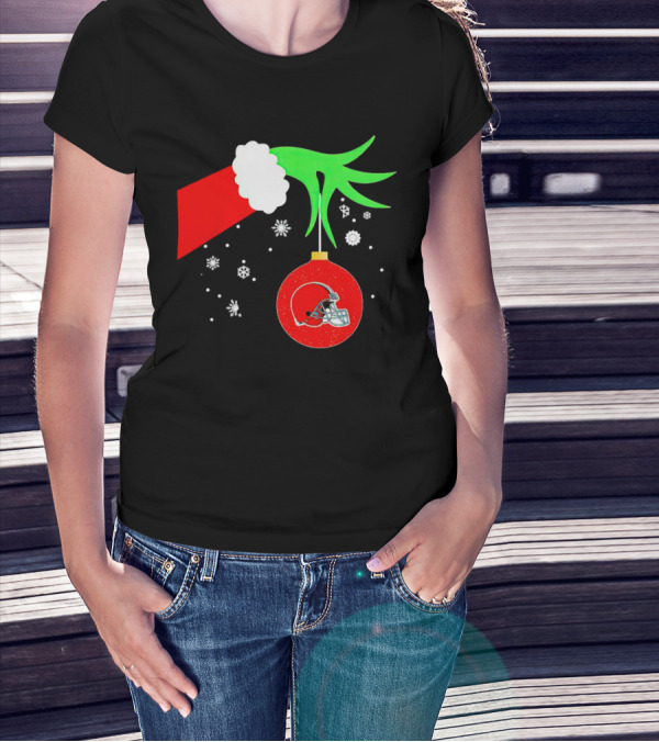 The Grinch Holding Cleveland Browns Ornament With Snowflakes T-Shirt
