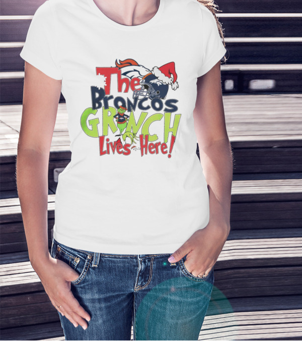 The Broncos Grinch Lives Here Christmas Denver Broncos Santa Hat Helmet T-Shirt