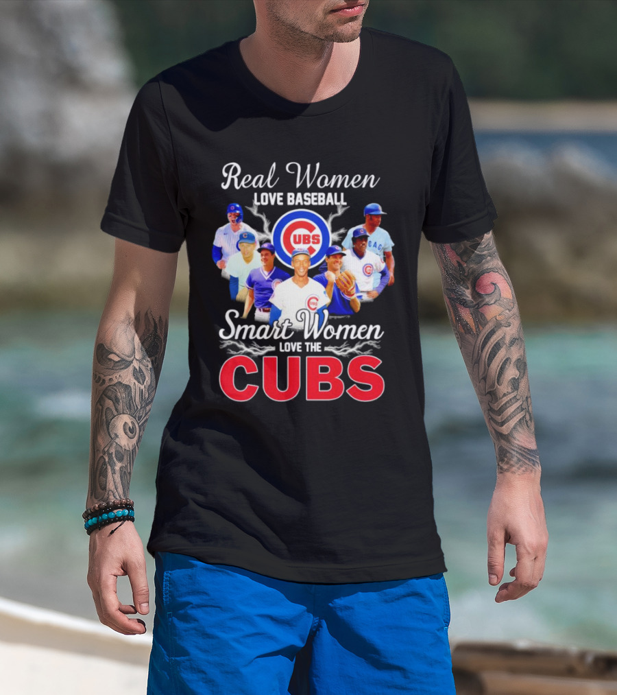 Real Women Love Baseball Smart Women Love The Chicago Cubs With Iconic Cubs Players T-Shirt