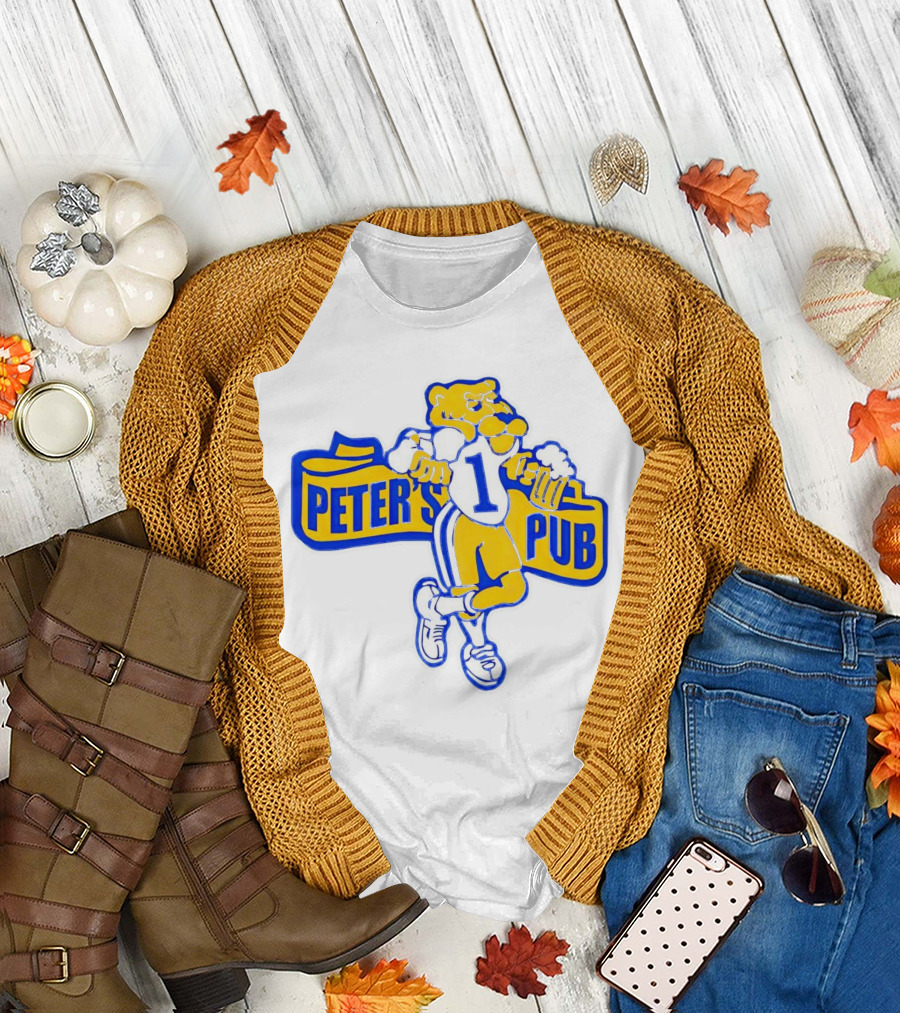 Peter's Pub Pittsburgh Mascot Holding Steins T-Shirt