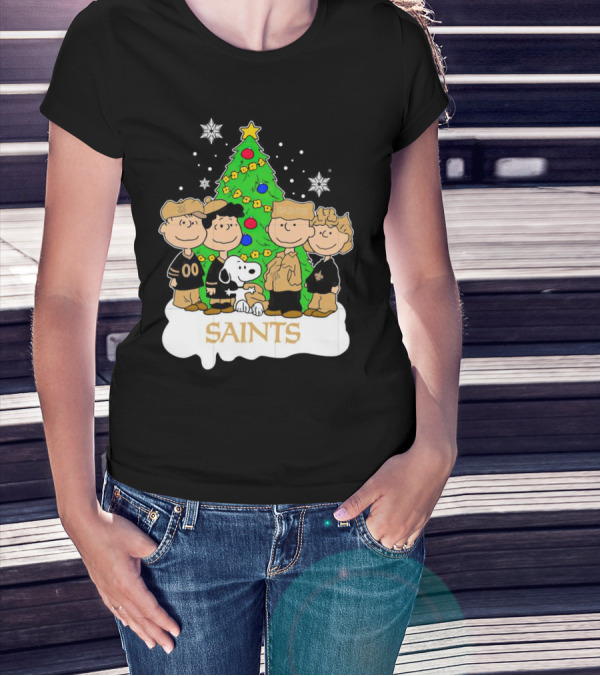 Peanuts Christmas New Orleans Saints Characters With Tree T-Shirt