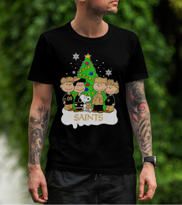 Peanuts Christmas New Orleans Saints Characters With Tree T-Shirt